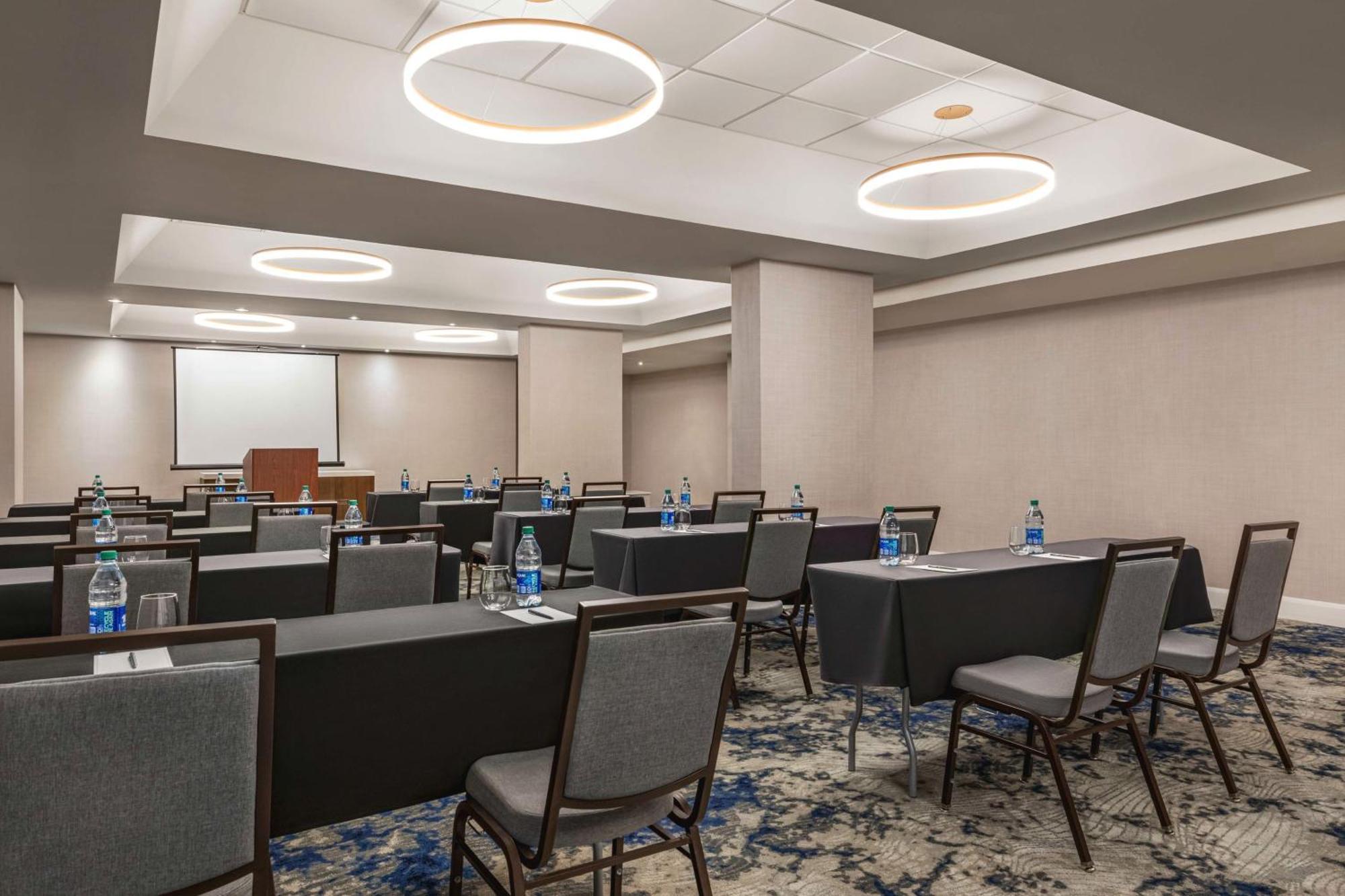 Embassy Suites By Hilton Kansas City Overland Park Dış mekan fotoğraf