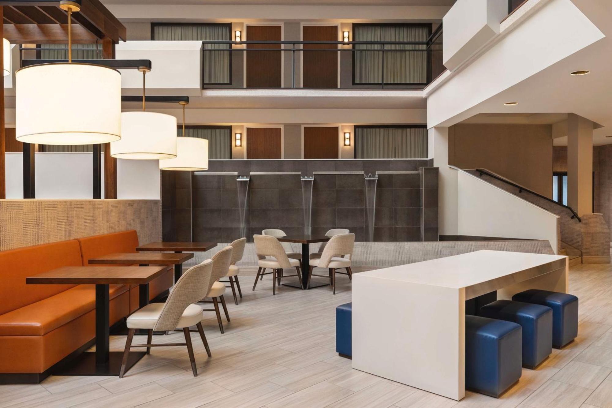 Embassy Suites By Hilton Kansas City Overland Park Dış mekan fotoğraf
